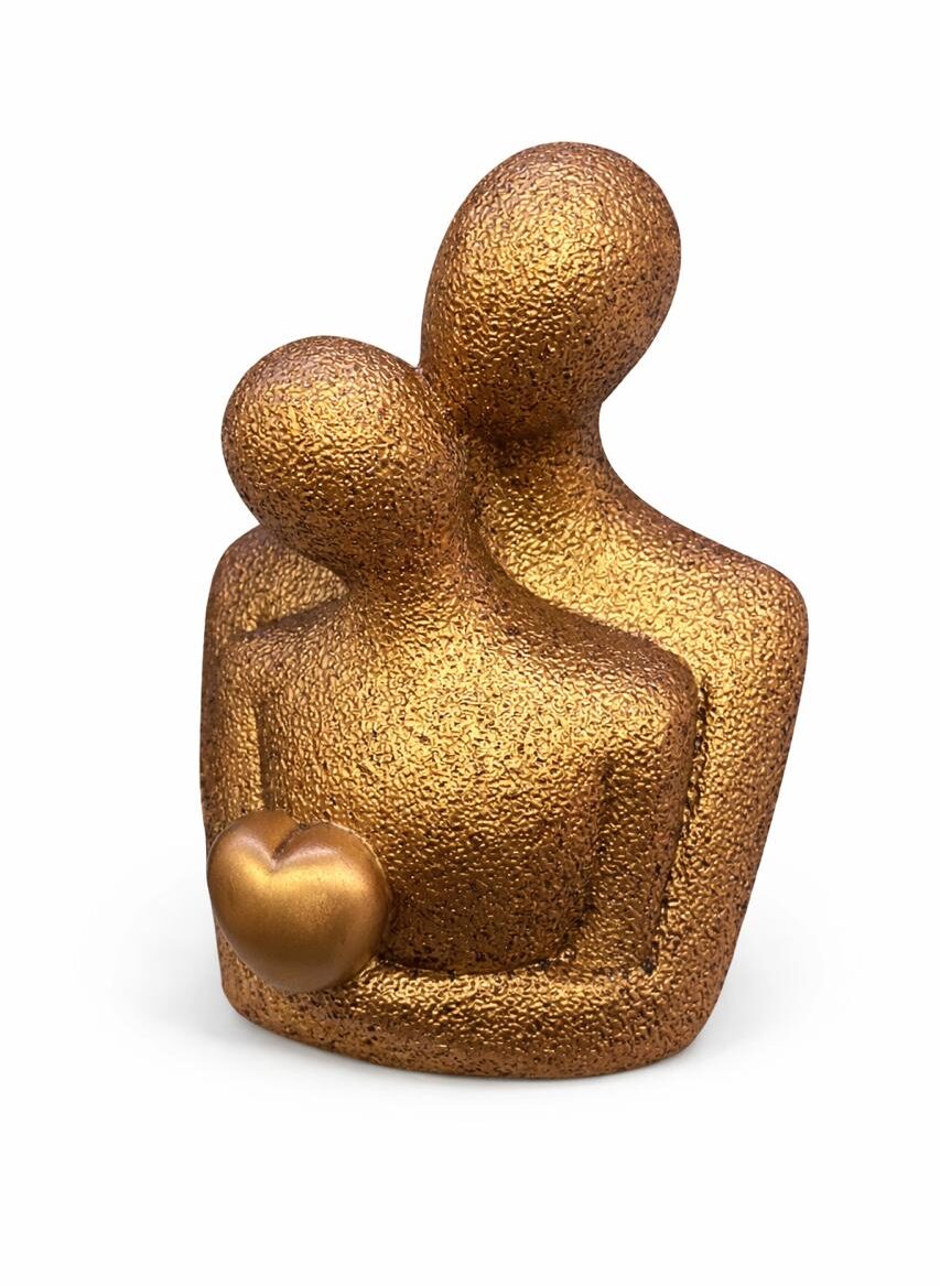 Golden Embrace – Abstract Love Sculpture