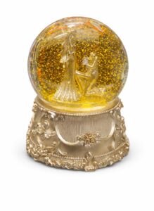 Golden Proposal Snow Globe – Romantic Couple Showpiece